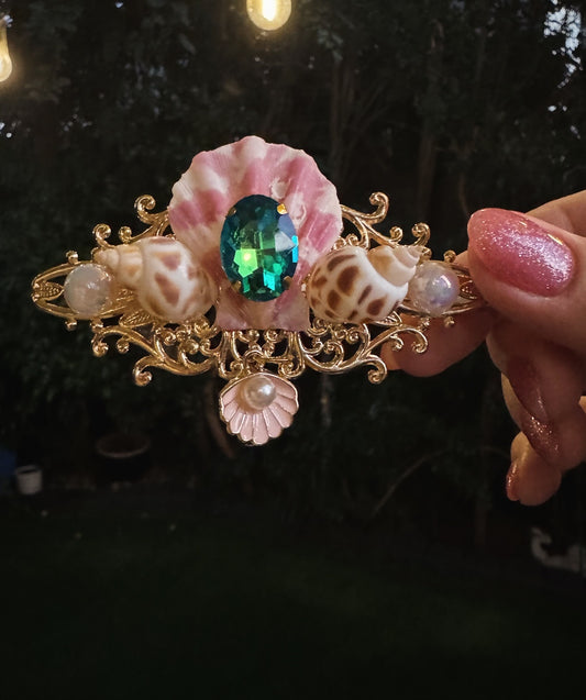 Strawberry Scallop Statement Clip