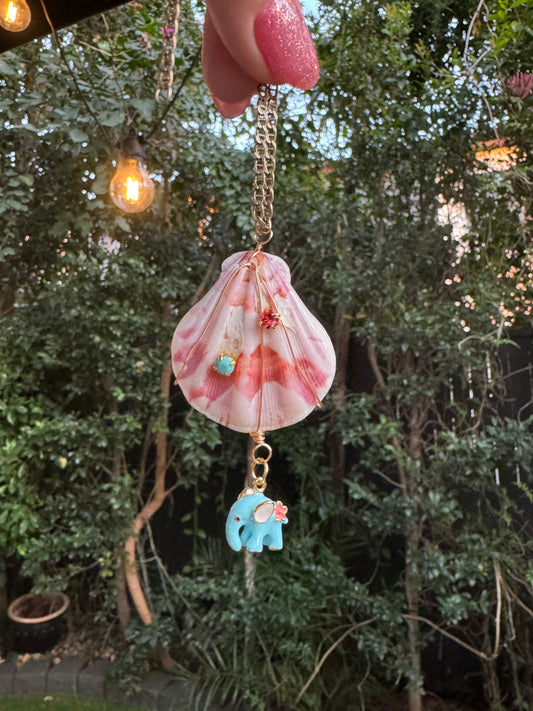 'She Sells Seashells by the Seashore' – Etty Elephant Shell Charm with Czech Crystals