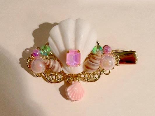 Beautiful Shell hairclip, fantasy hair accessory, mermaid hair, wedding hair, gold hairclip, wedding accessory, bridesmaid accessory, shells