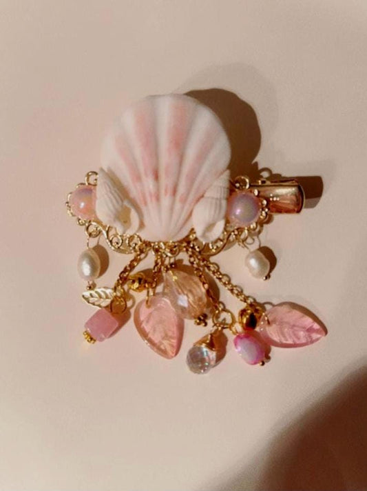 Beautiful Shell hairclip, fantasy hair accessory, mermaid hair, wedding hair, gold hairclip, wedding accessory, bridesmaid accessory, shells