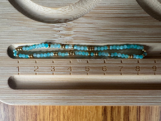 Bracelet en cristal vert émeraude avec perles européennes en argent sterling 925 plaqué rhodium.