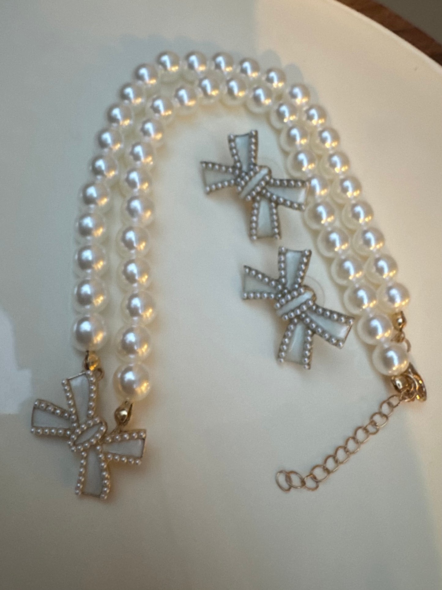 Pearl and Bow Necklace Set