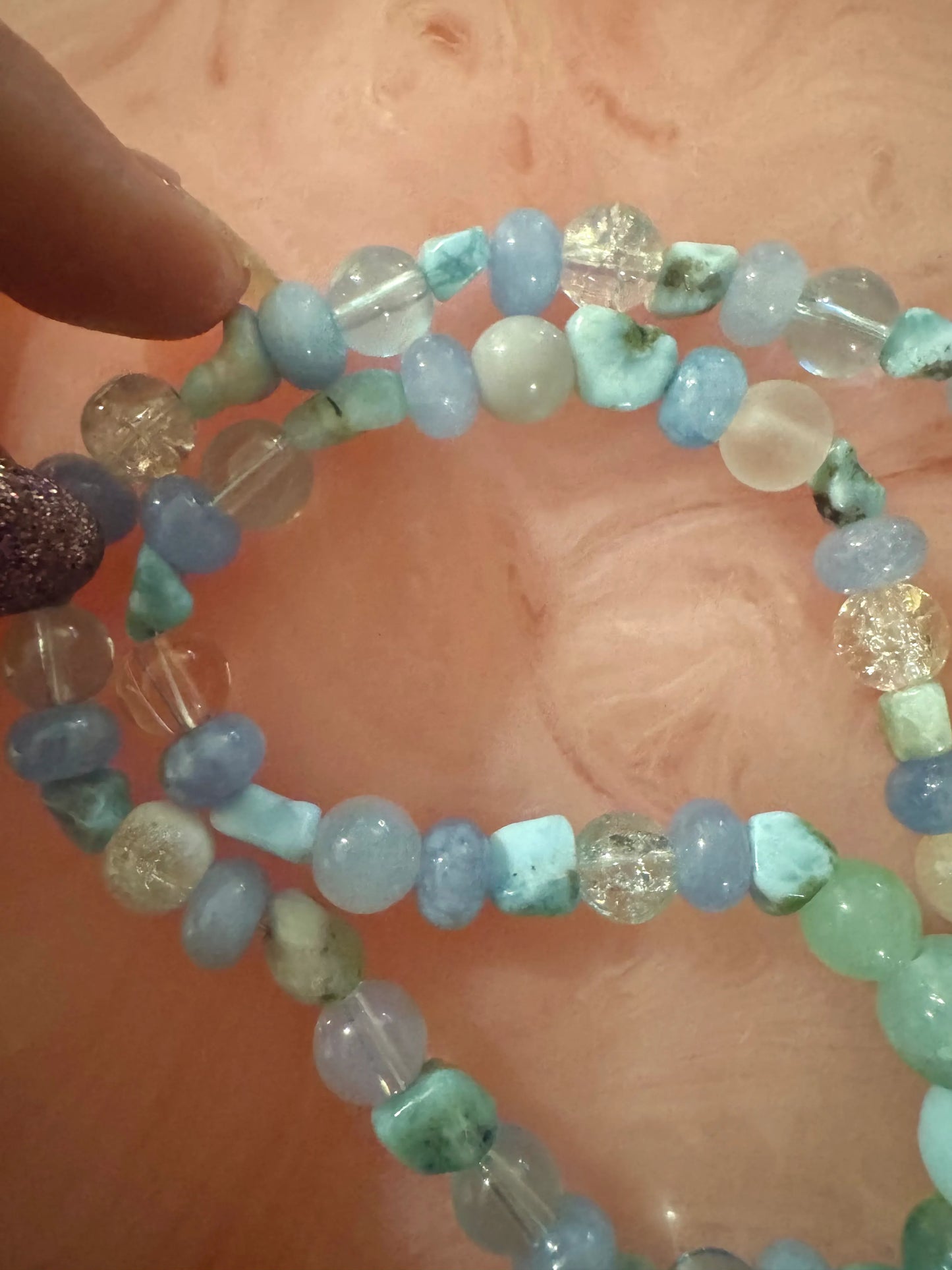 スワロフスキークリスタルを使用したハンドメイドのビーズネックレス