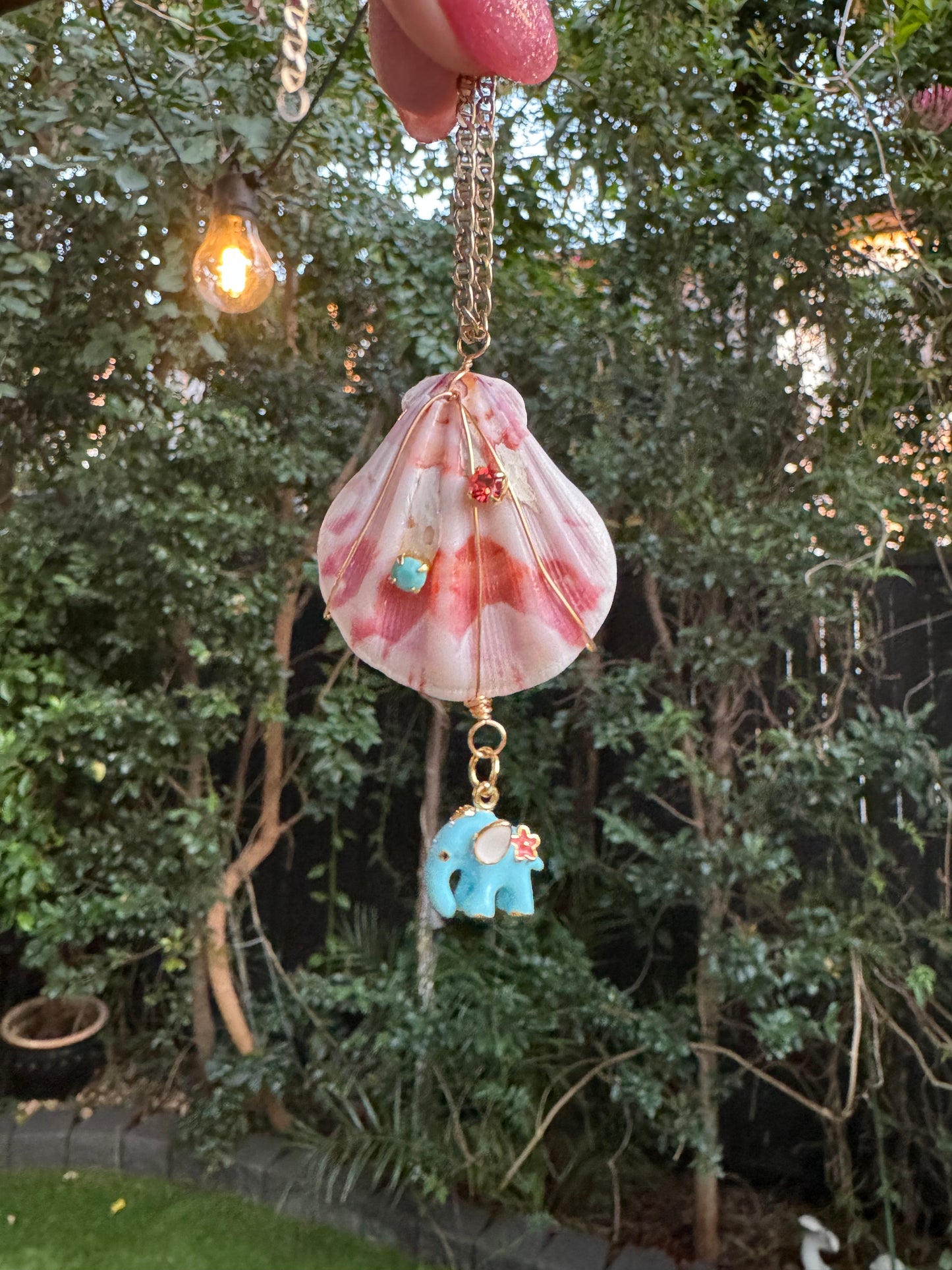 'She Sells Seashells by the Seashore' – Etty Elephant Shell Charm with Czech Crystals