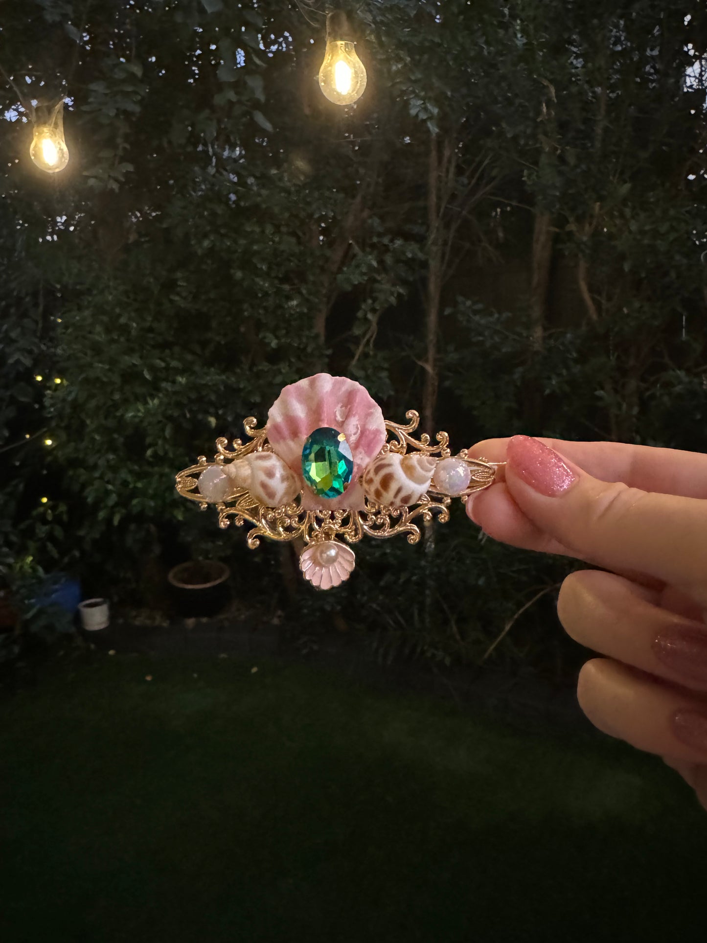 🌸Strawberry Scallop Statement Clip 🌸