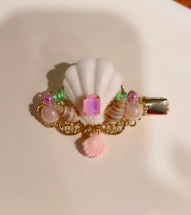 Beautiful Shell hairclip, fantasy hair accessory, mermaid hair, wedding hair, gold hairclip, wedding accessory, bridesmaid accessory, shells
