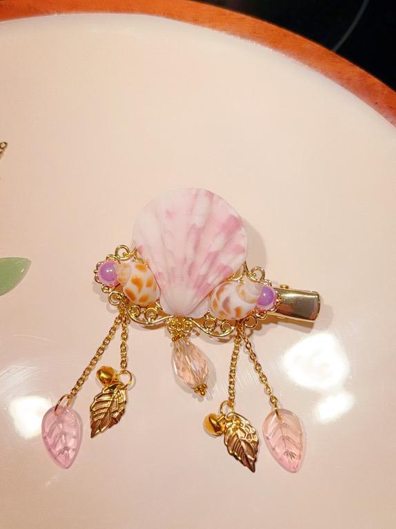 Beautiful Shell hairclip, fantasy hair accessory, mermaid hair, wedding hair, gold hairclip, wedding accessory, bridesmaid accessory, shells