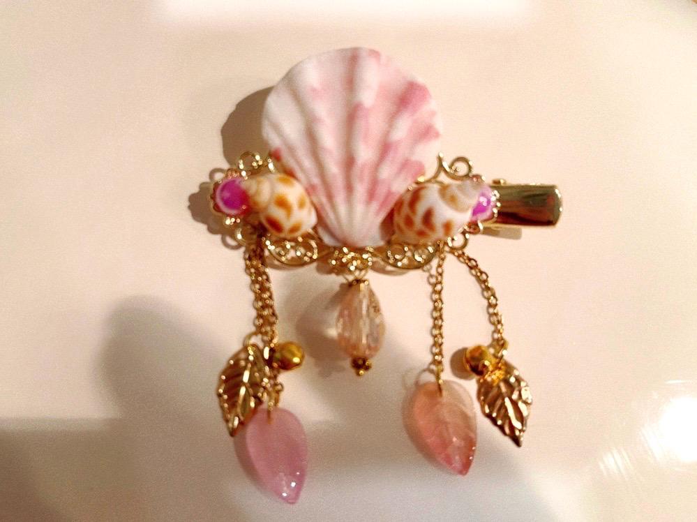 Beautiful Shell hairclip, fantasy hair accessory, mermaid hair, wedding hair, gold hairclip, wedding accessory, bridesmaid accessory, shells