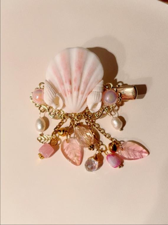 Beautiful Shell hairclip, fantasy hair accessory, mermaid hair, wedding hair, gold hairclip, wedding accessory, bridesmaid accessory, shells