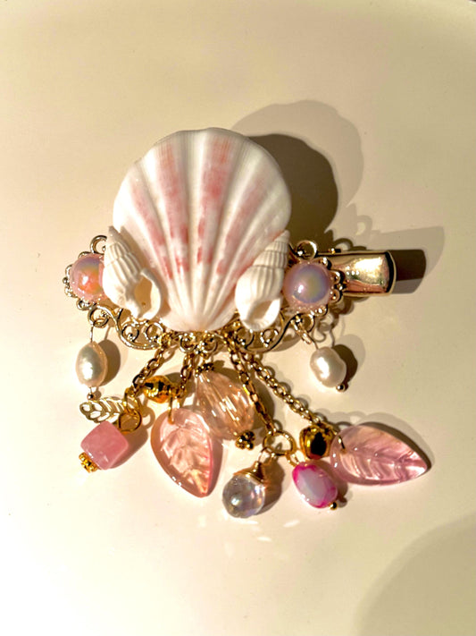 Beautiful Shell hairclip, fantasy hair accessory, mermaid hair, wedding hair, gold hairclip, wedding accessory, bridesmaid accessory, shells